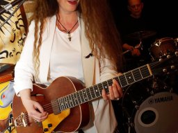 2025 &raquo; Magda Magic Piskorcyk live (11.4.25) 